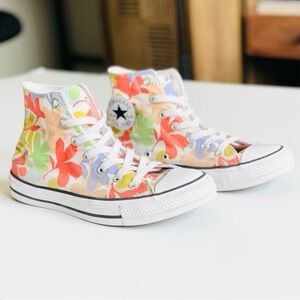 Converse SIZE 8 high top Chuck Taylors All stars sneakers in Egret Multi Garden